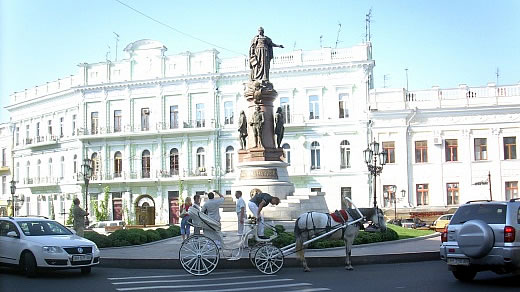 Russlands Zarin Katharina die Große ist Ausgangspunkt einer Kutschfahrt durch Odessa, der „Perle am Schwarzen Meer“. (Foto: EM)