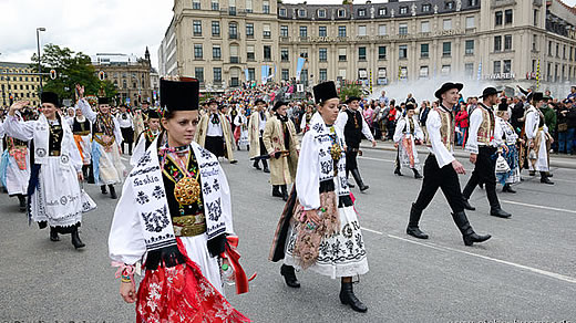 Siebenbürger Sachsen beim Oktoberfestumzug 2014 in München.
Foto: Sieglinde Schuster