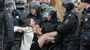 Proteste in Russland: Frau von bekanntem Foto zu 10.000 Rubeln Geldstrafe verurteilt